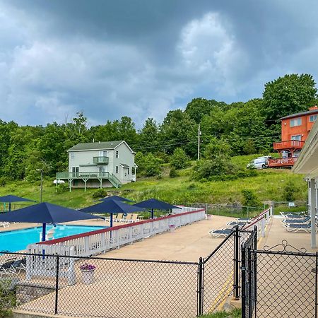 Premier Cozy Cabin - Free Amenities & Comm Indoor Pools 부시킬 외부 사진
