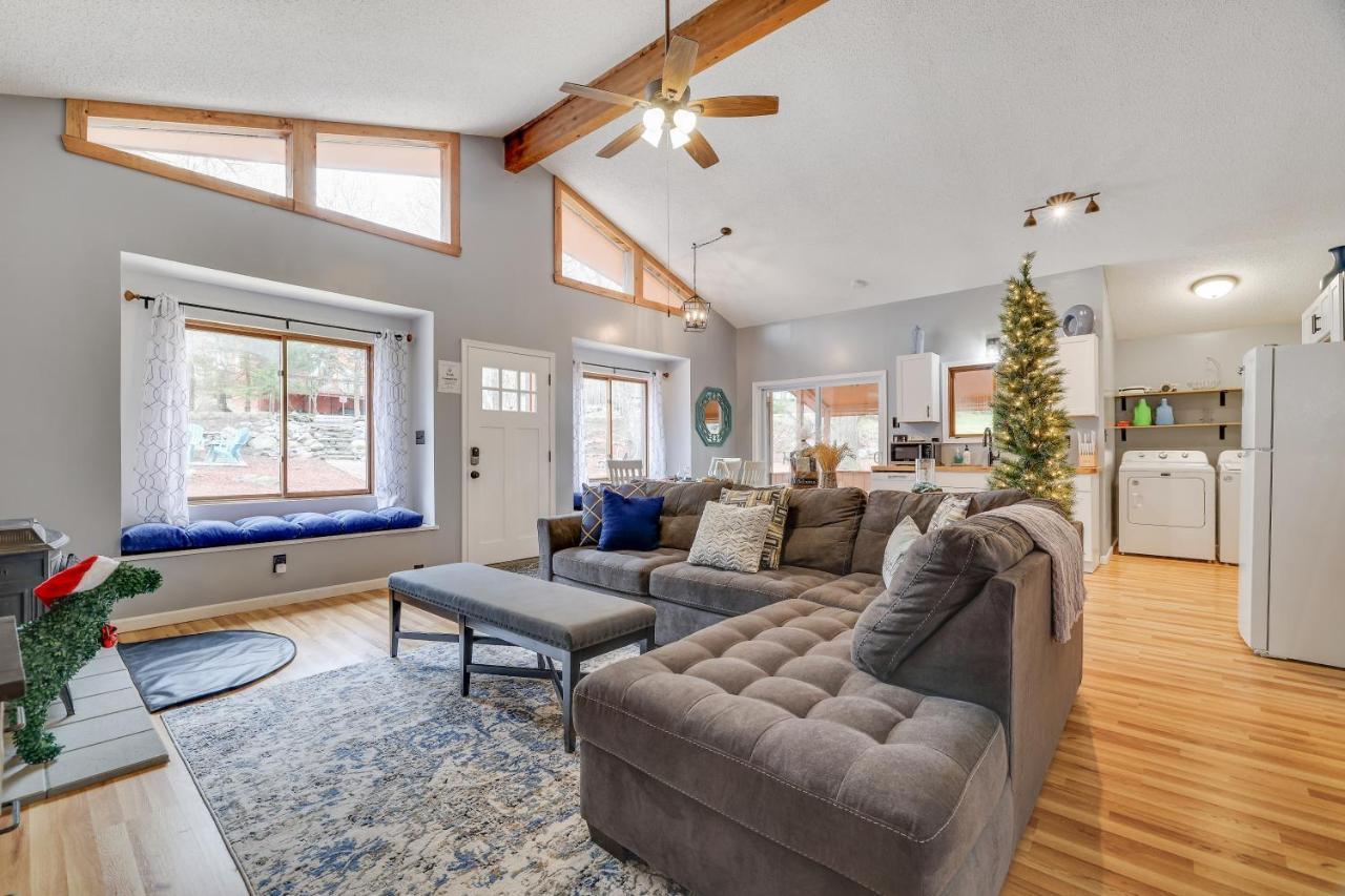 Premier Cozy Cabin - Free Amenities & Comm Indoor Pools 부시킬 외부 사진