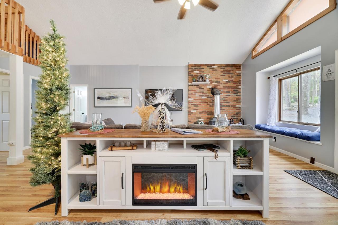 Premier Cozy Cabin - Free Amenities & Comm Indoor Pools 부시킬 외부 사진