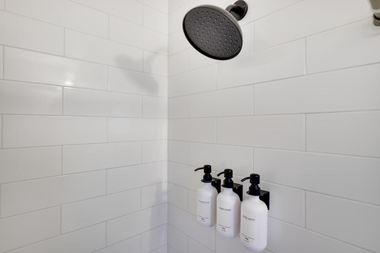 Premier Cozy Cabin - Free Amenities & Comm Indoor Pools 부시킬 외부 사진