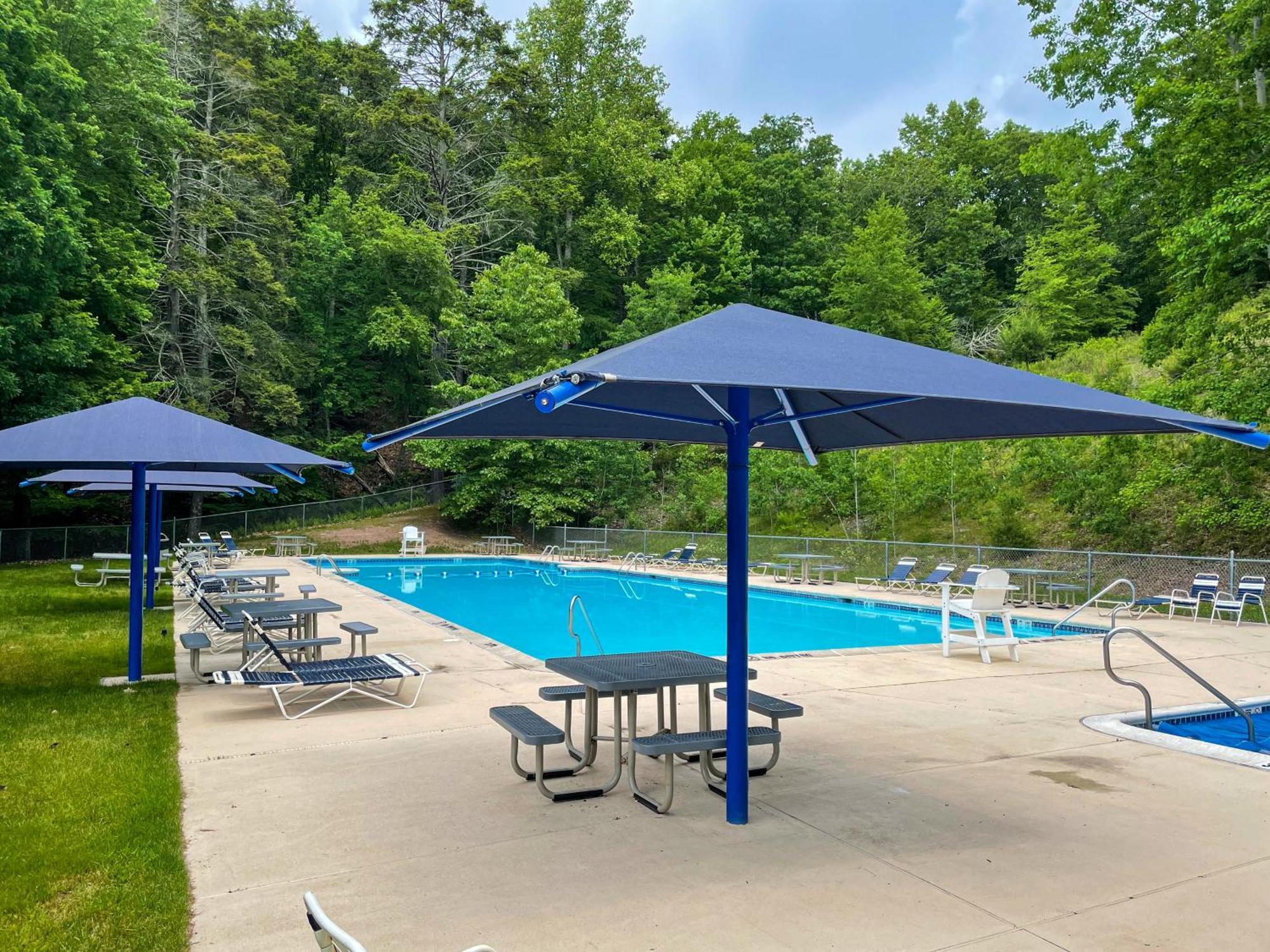 Premier Cozy Cabin - Free Amenities & Comm Indoor Pools 부시킬 외부 사진
