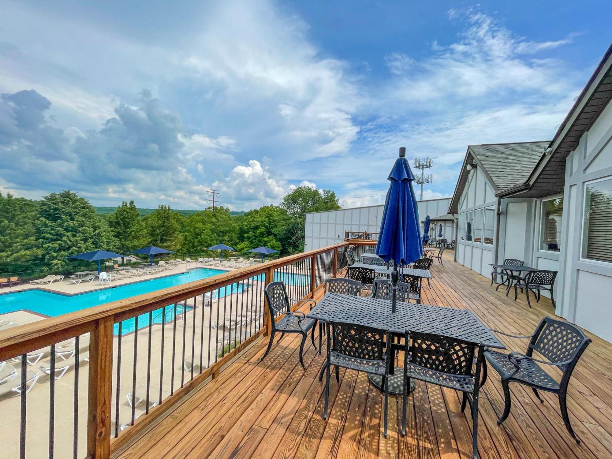 Premier Cozy Cabin - Free Amenities & Comm Indoor Pools 부시킬 외부 사진