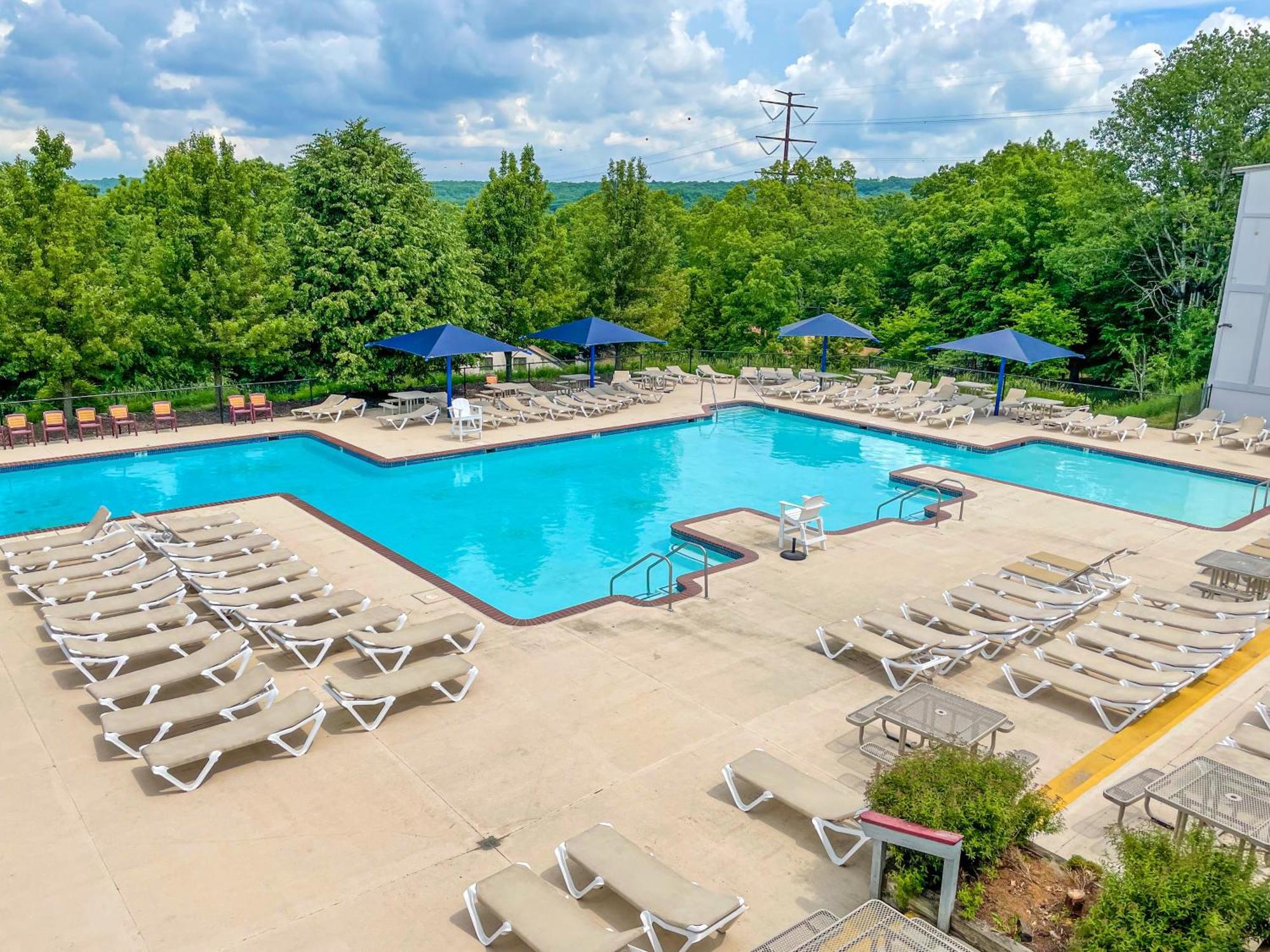 Premier Cozy Cabin - Free Amenities & Comm Indoor Pools 부시킬 외부 사진
